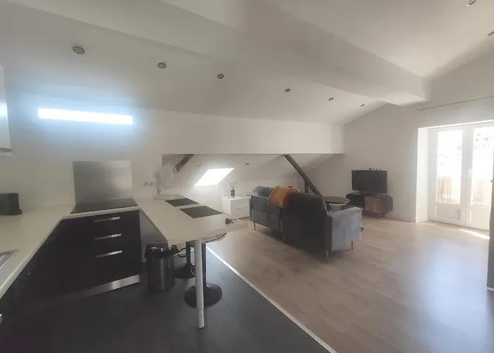 Beau T2 Sur Le Vieux Port, Centre De *