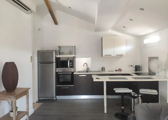 Beau T2 Sur Le Vieux Port, Centre De *